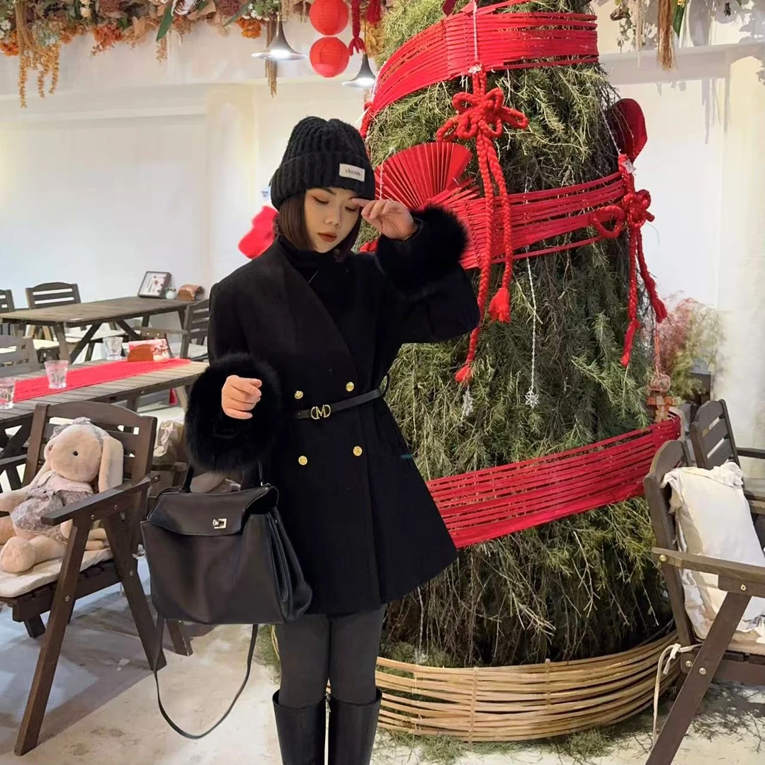 玳妮【淑女小金扣】冬季新款袖口毛毛小金扣羽绒服小香风时尚气质款