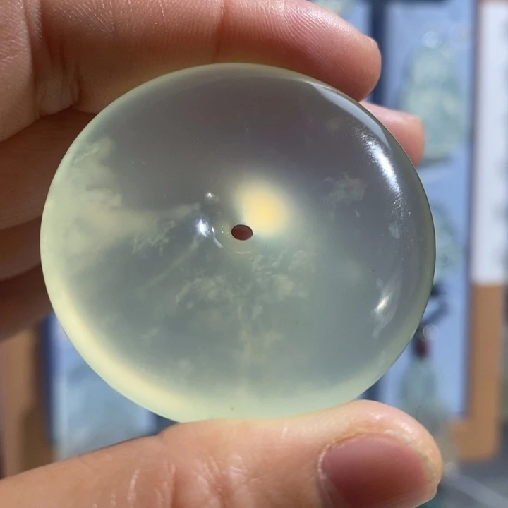 岫玉未镶嵌颈饰吊坠