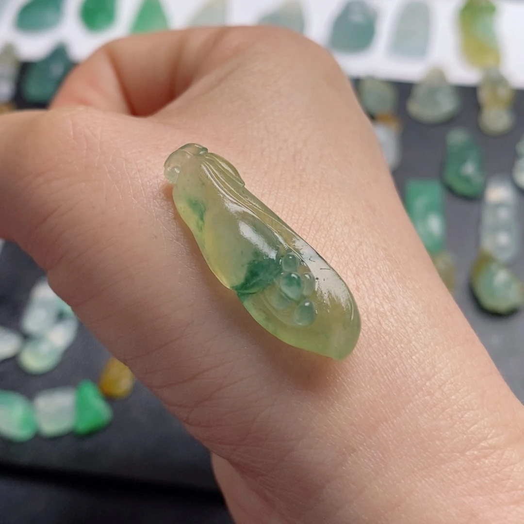 定制翡翠未镶嵌玉兰花