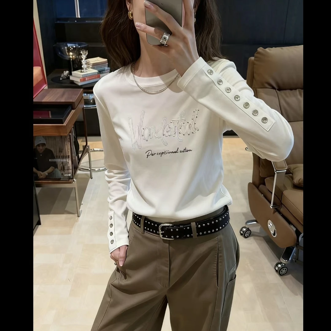 2025秋冬新款绵混纺圆领立体花朵刺绣显瘦长袖T恤白色打底衫ins