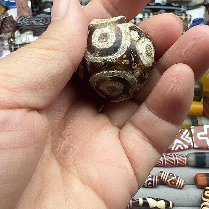 Q***生玛瑙/玉髓未镶嵌颈饰