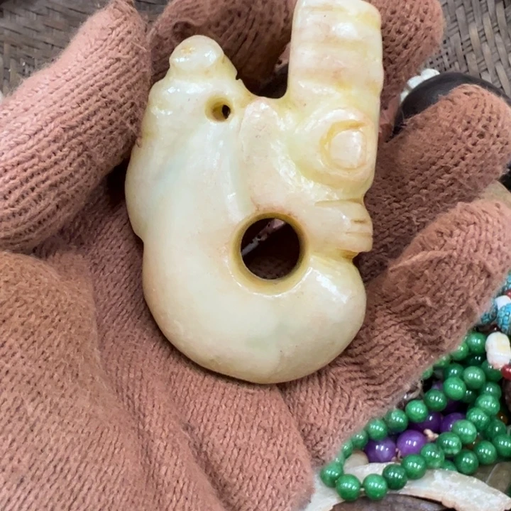 和田玉（黄玉）未镶嵌挂件