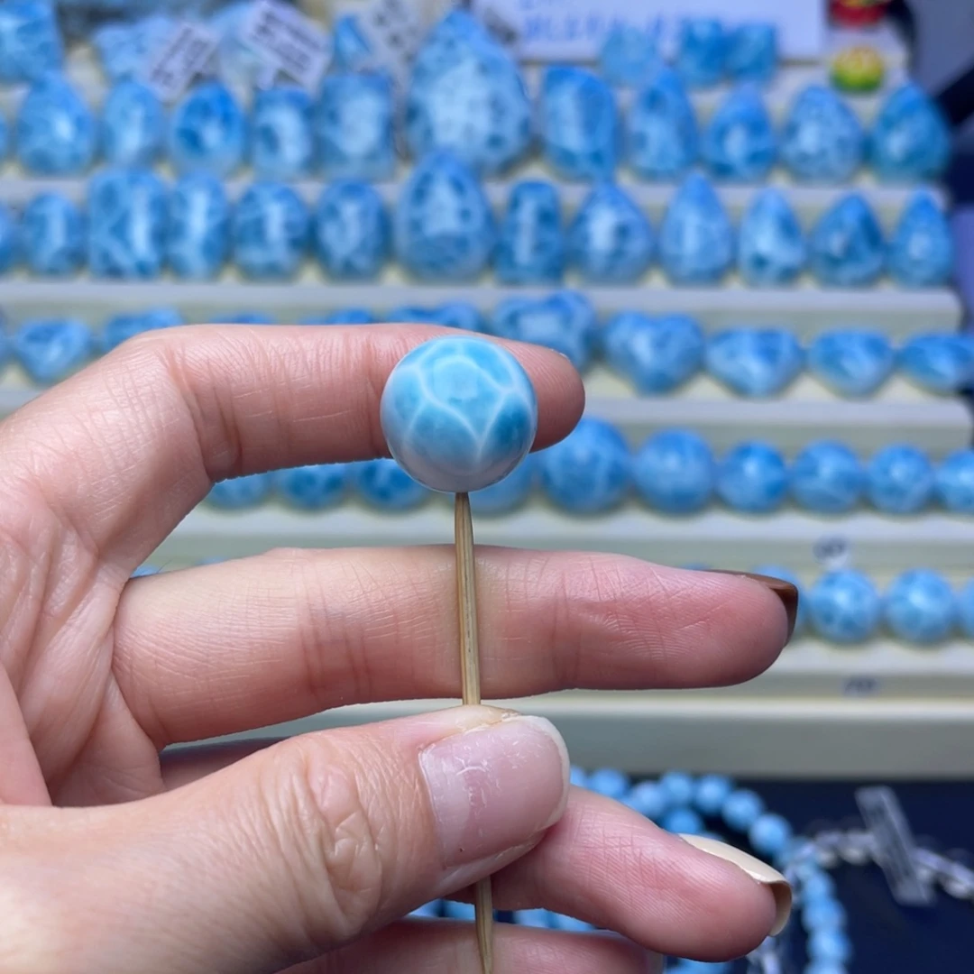 未镶嵌针钠钙石（海纹石）珠宝半成品