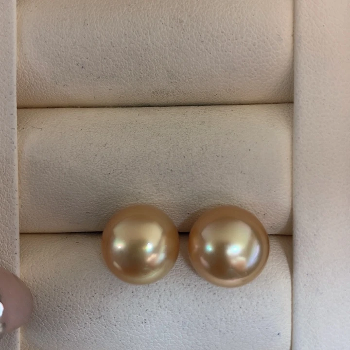 18K金镶嵌耳饰海水珍珠