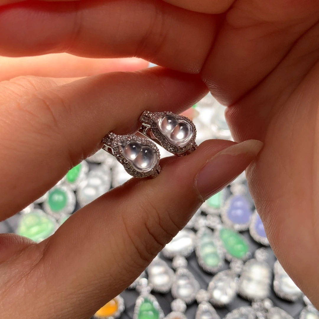 颈饰18K金镶嵌翡翠葫芦耳包