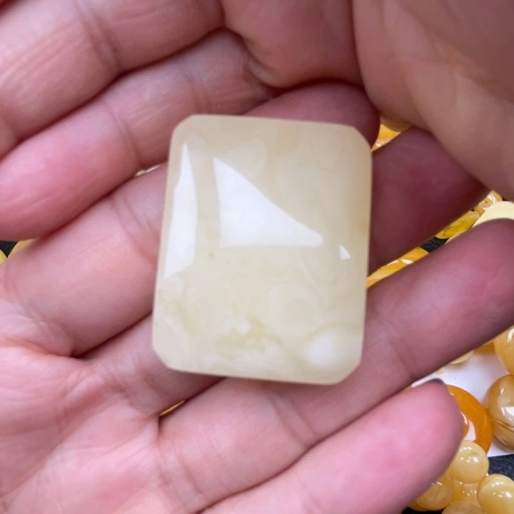 裸石蜜蜡未镶嵌弘***化蜜蜡平安无事牌