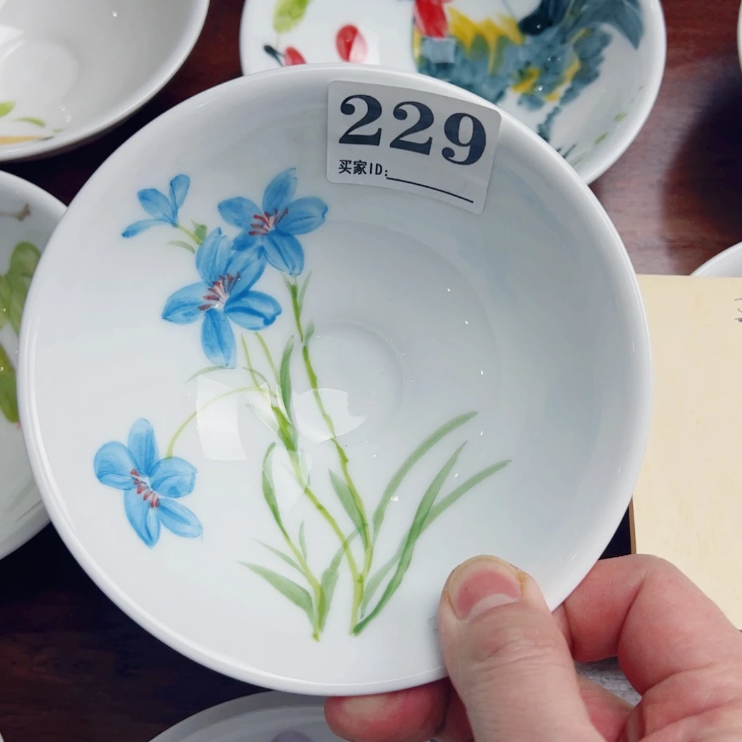 景德镇陶瓷手工手绘制作