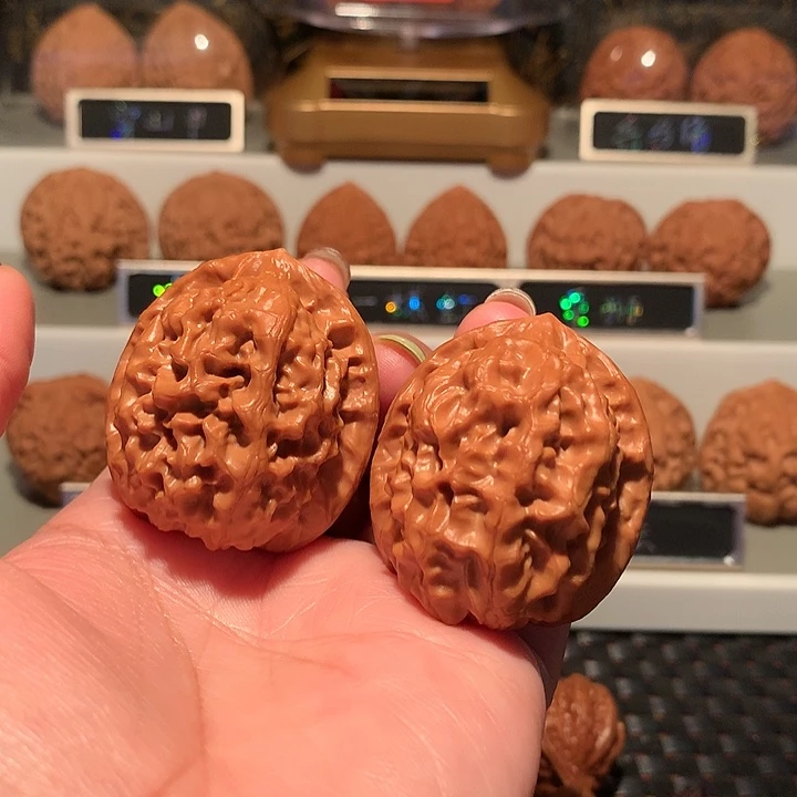 文玩核桃把件核欢