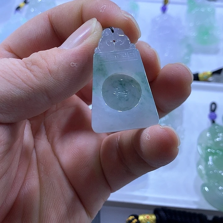 翡翠未镶嵌颈饰天然翡翠A货吊坠