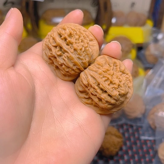 你***么文玩核桃吊坠四座楼