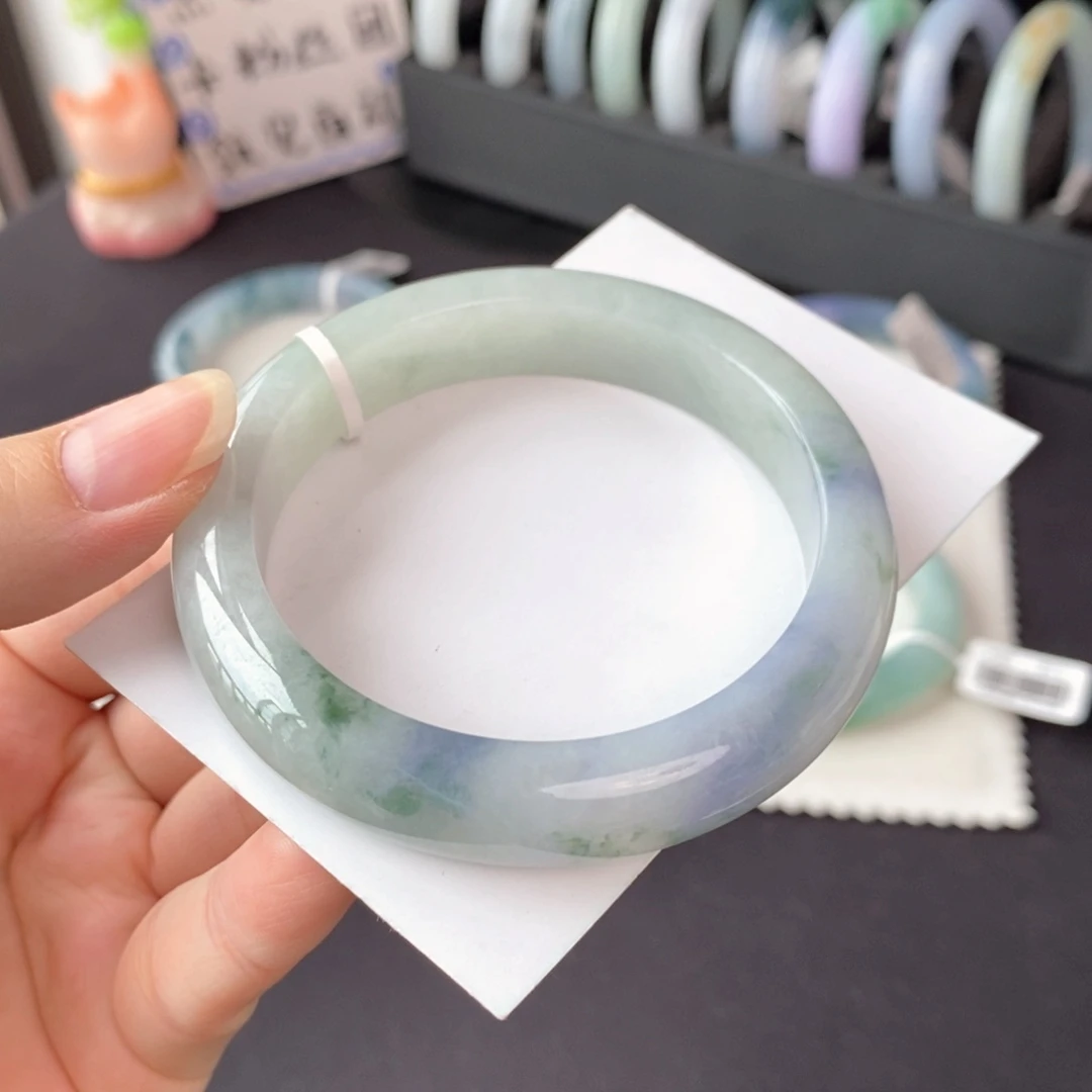 翡翠未镶嵌手镯莫奈56