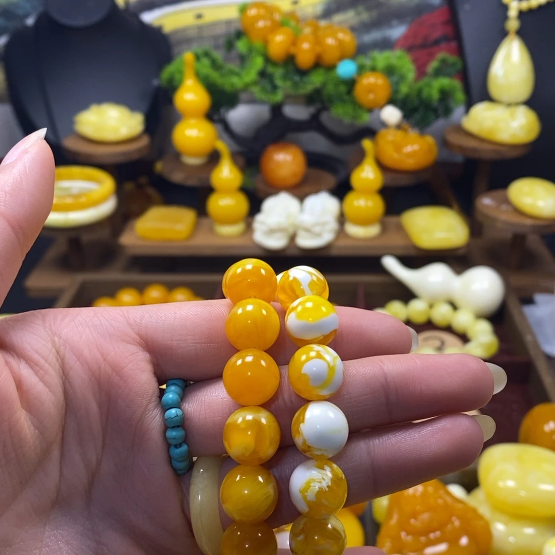 *****老腊鸡油深飘花款卡12手串溶洞妖花卡12手串各一条