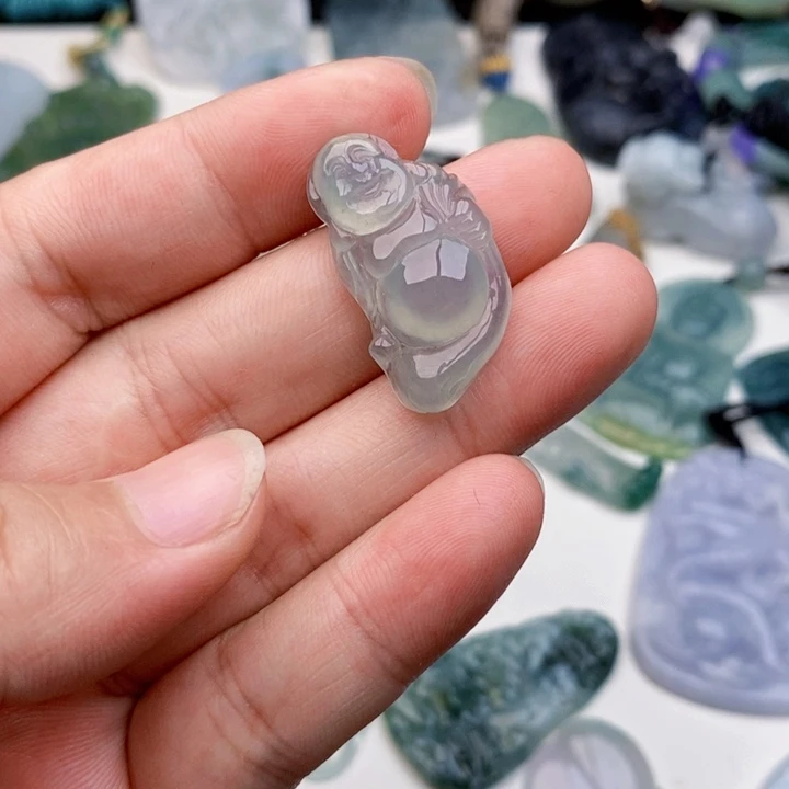 翡翠未镶嵌颈饰米****）佛