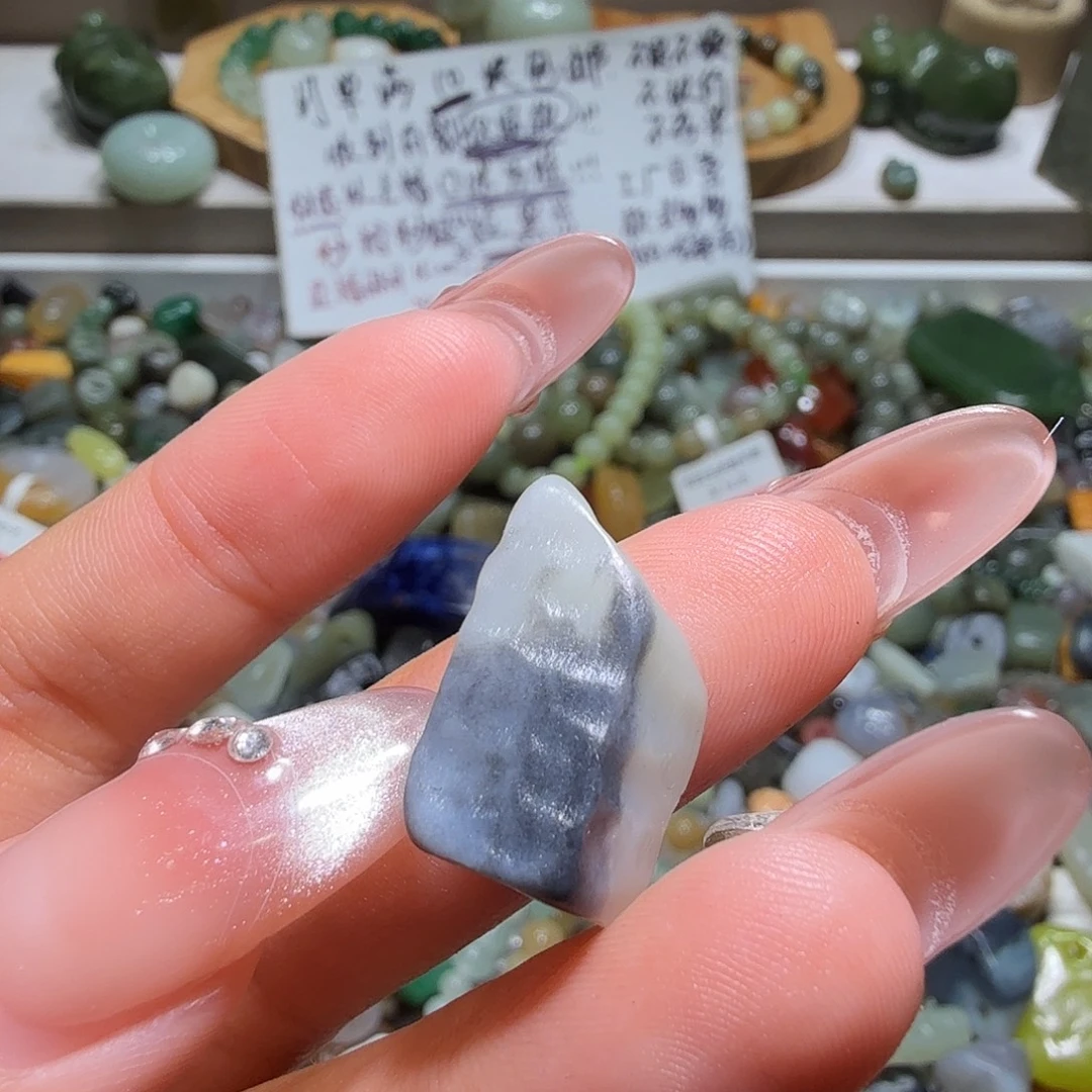 和田玉未镶嵌珠宝奇石