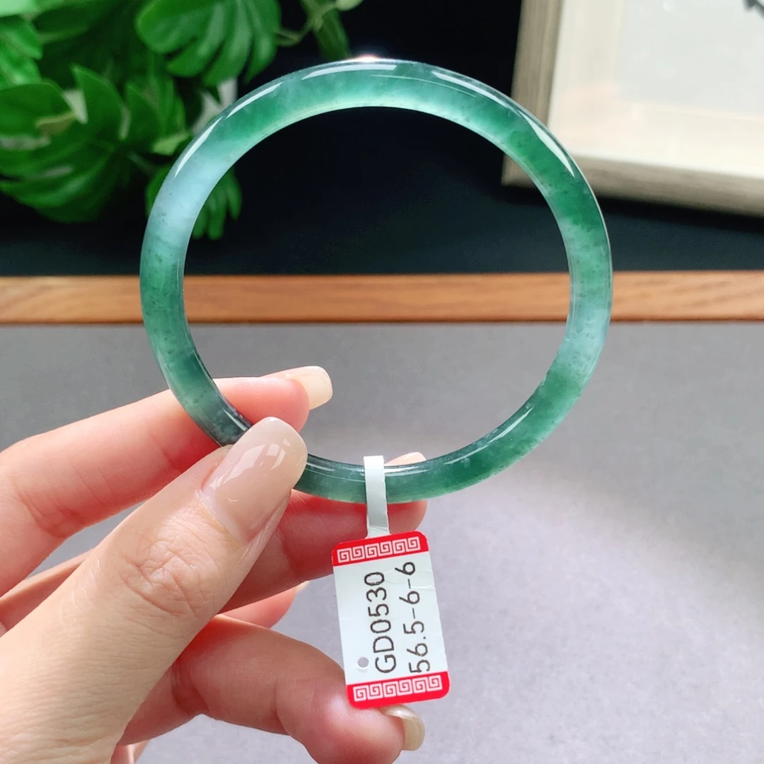 翡翠手镯未镶嵌天然