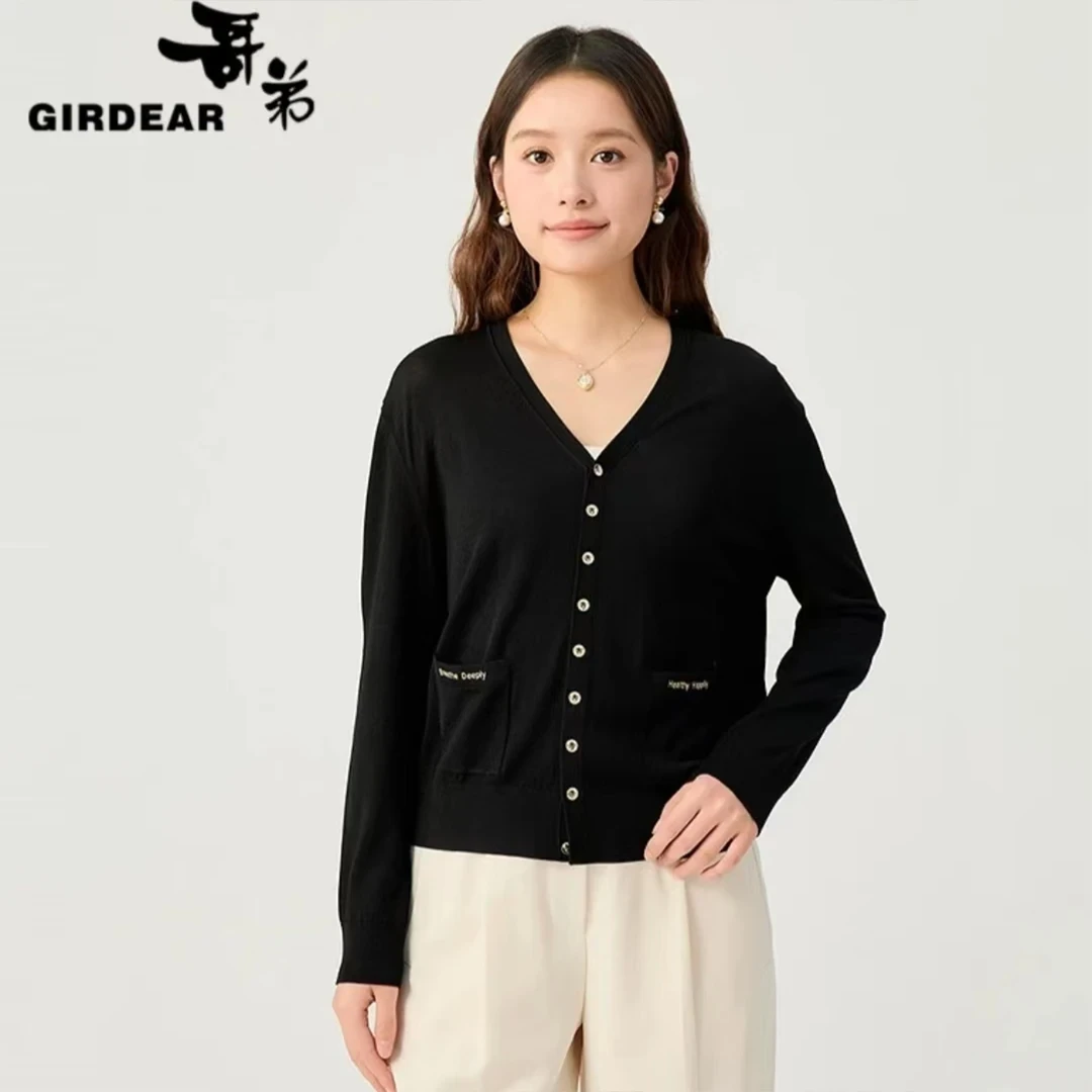 GIRDEAR/哥弟夏季新款经典百搭V领精致刺绣开衫148024新派简约