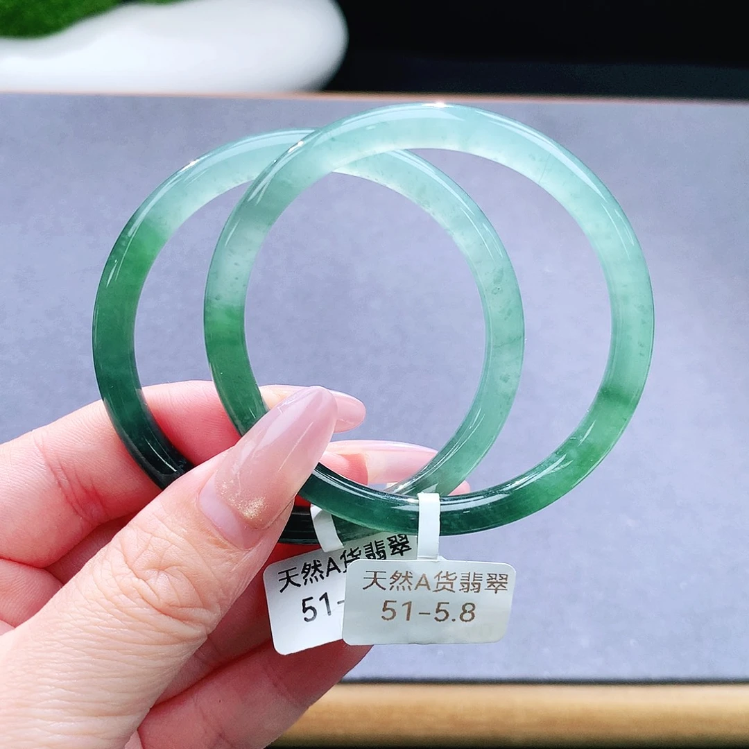 未镶嵌手镯（圆镯）翡翠