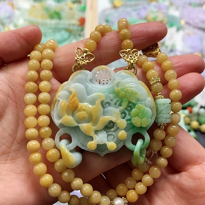 翡翠颈饰未镶嵌吊坠