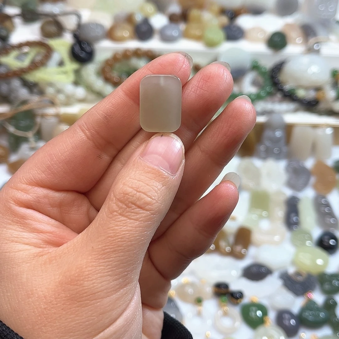 和田玉吊坠(赠链)18K金镶嵌?****雨