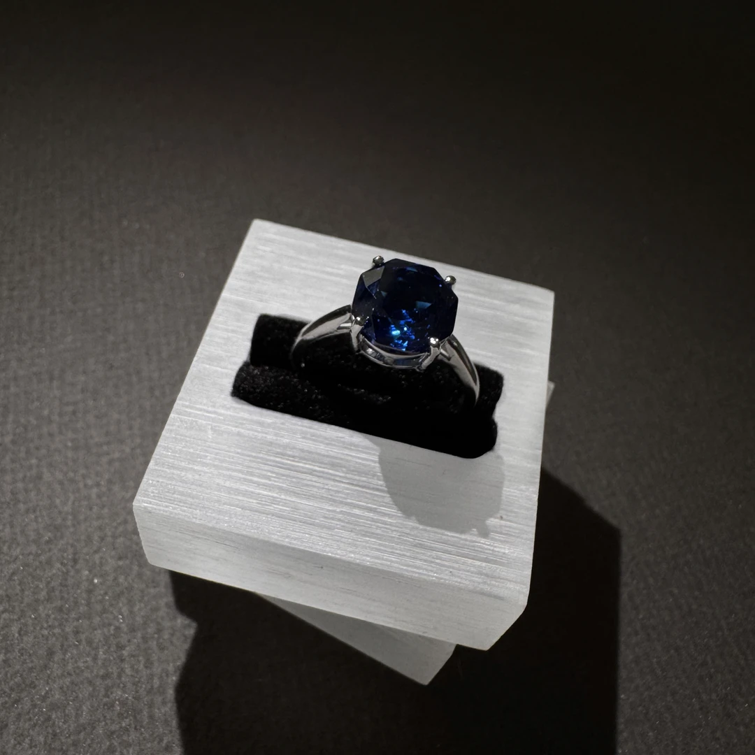 玫瑰精切丝绒感浓郁色标级托帕戒指