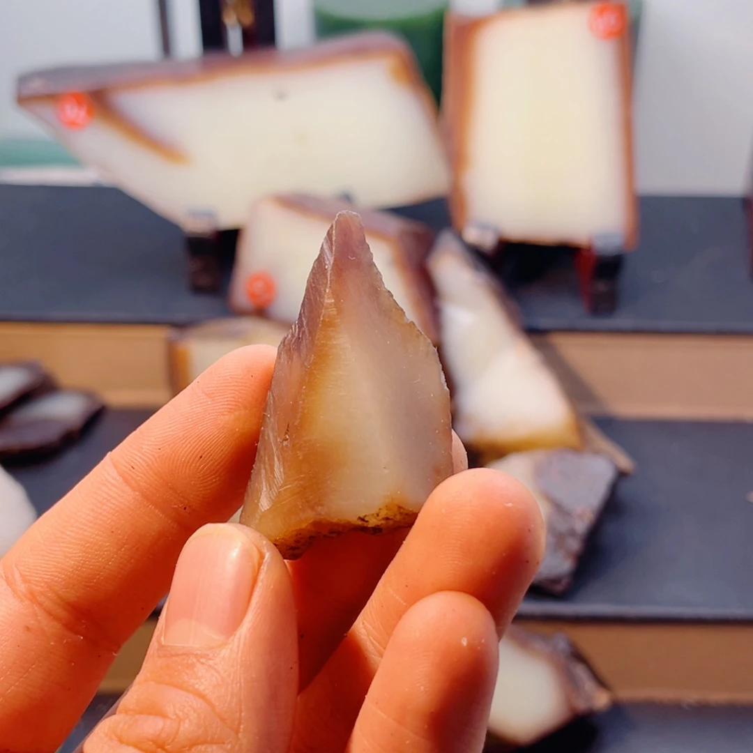 和田玉（糖玉）未镶嵌颈饰