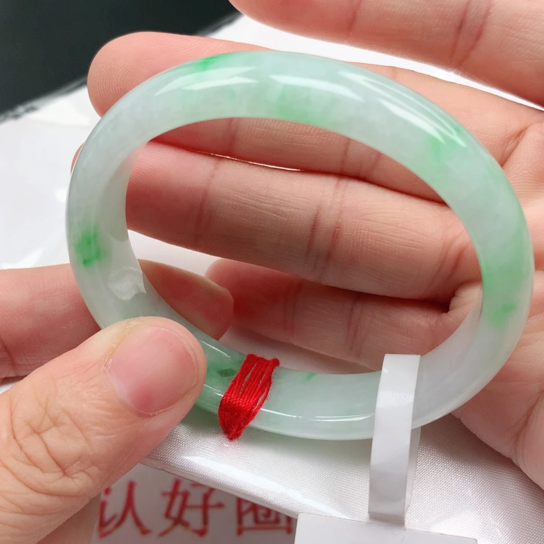 翡翠手镯未镶嵌，，，，，，，，