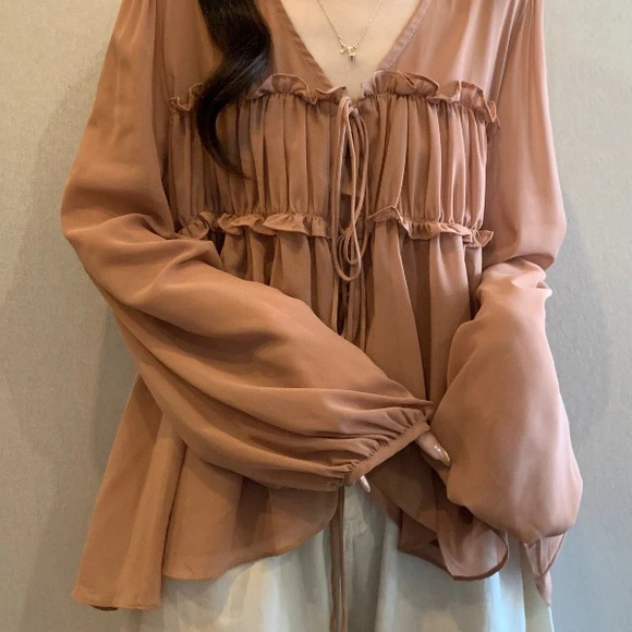 卡其色V领正肩雪纺衫女2025秋季大码胖mm宽松遮肚不规则长袖上衣