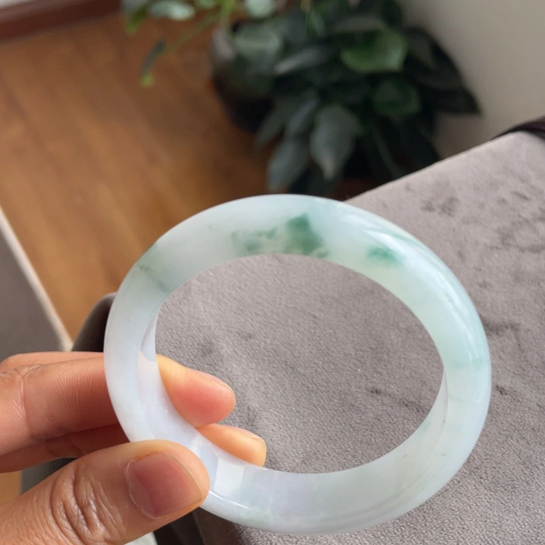 翡翠未镶嵌手镯飘花