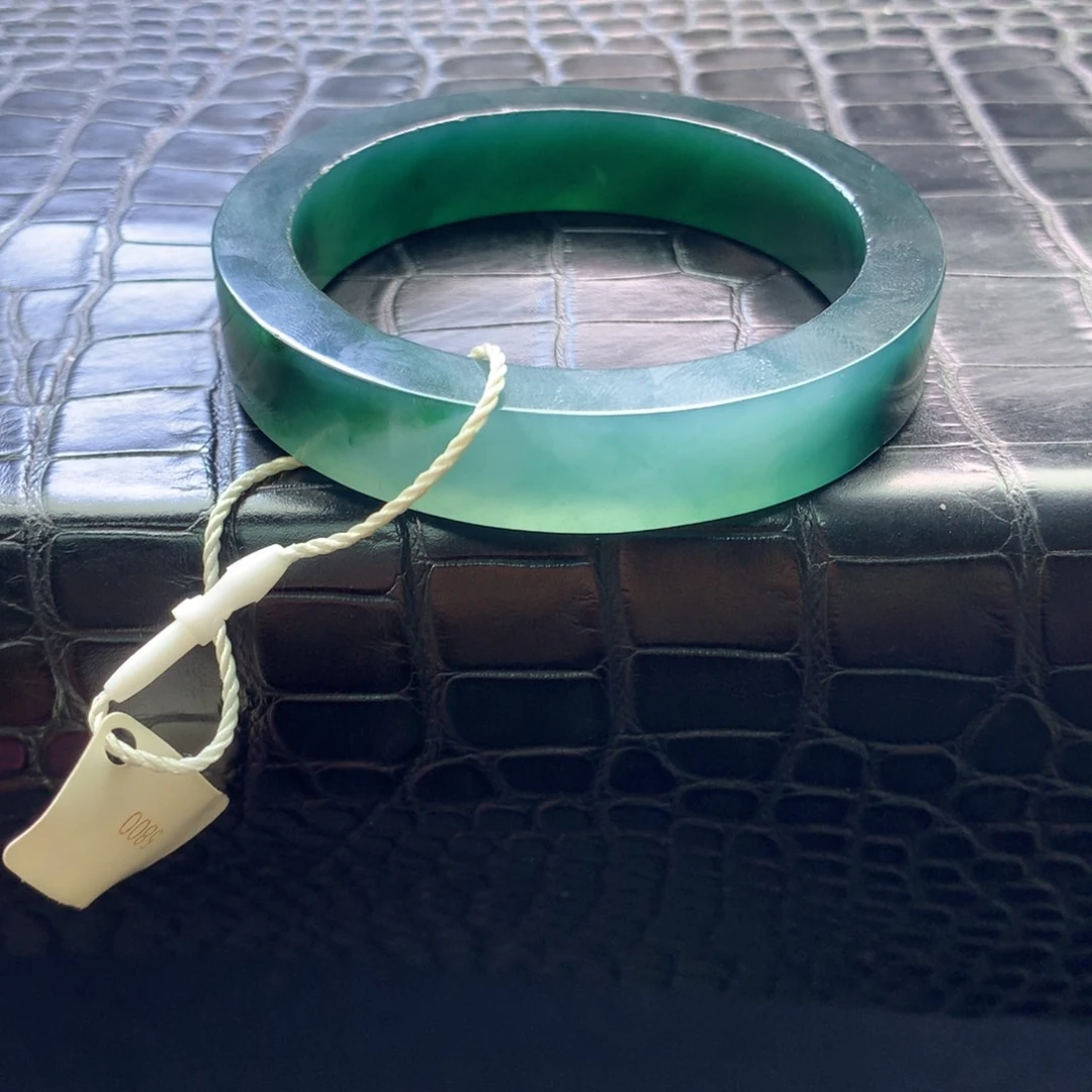 定制翡翠未镶嵌手镯