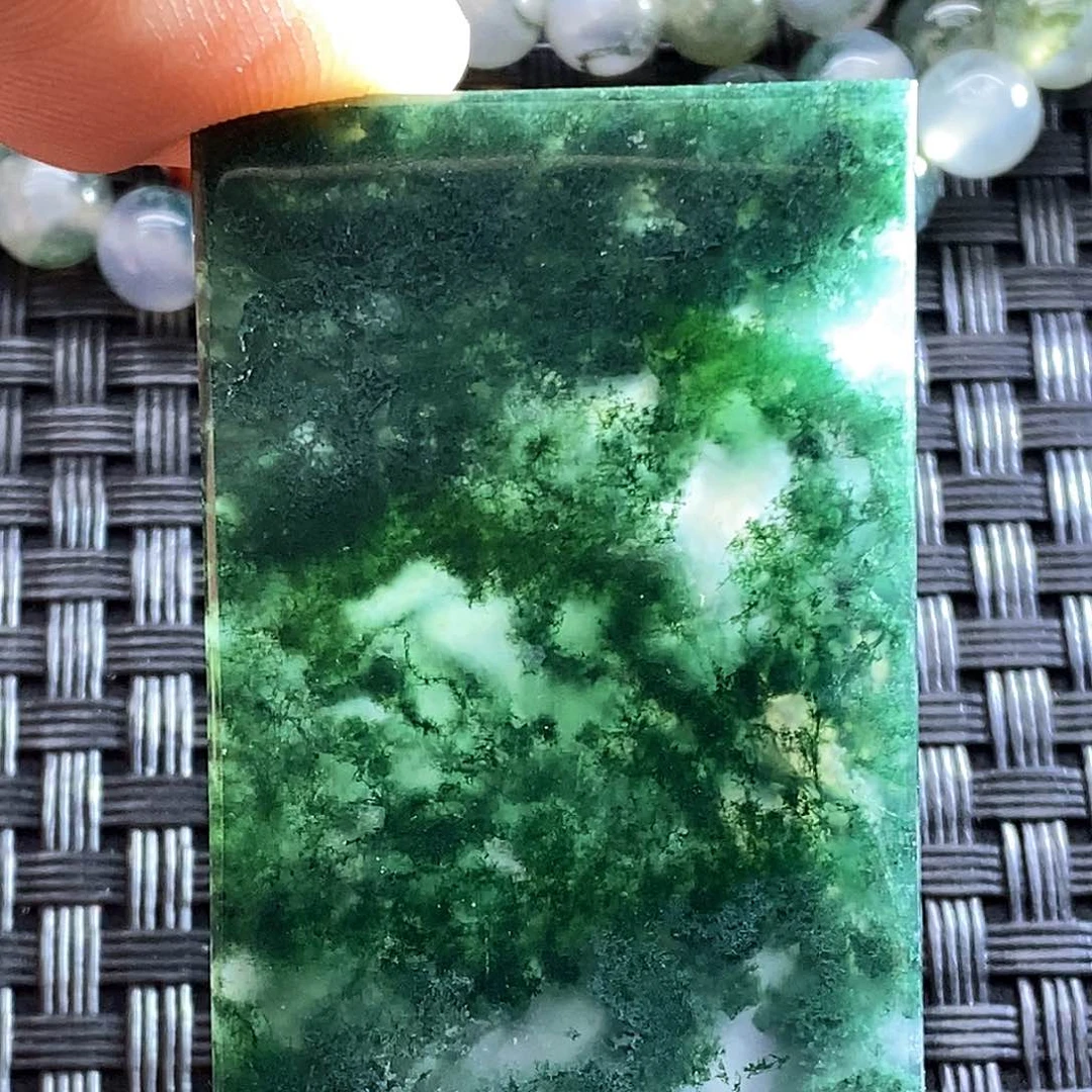 未镶嵌颈饰玛瑙/玉髓宝*
