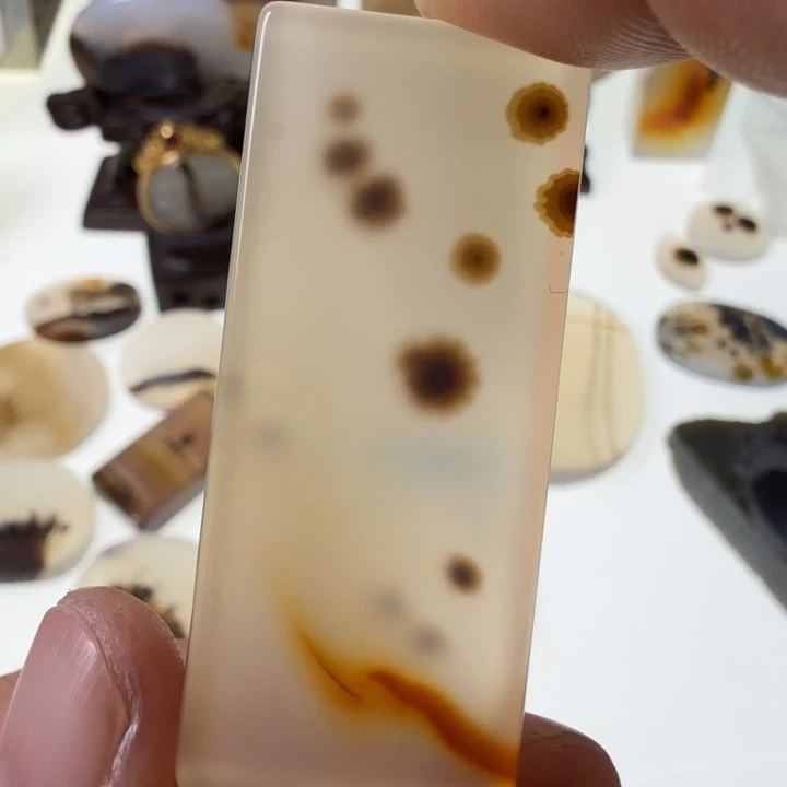 玛瑙/玉髓未镶嵌珠宝半成品