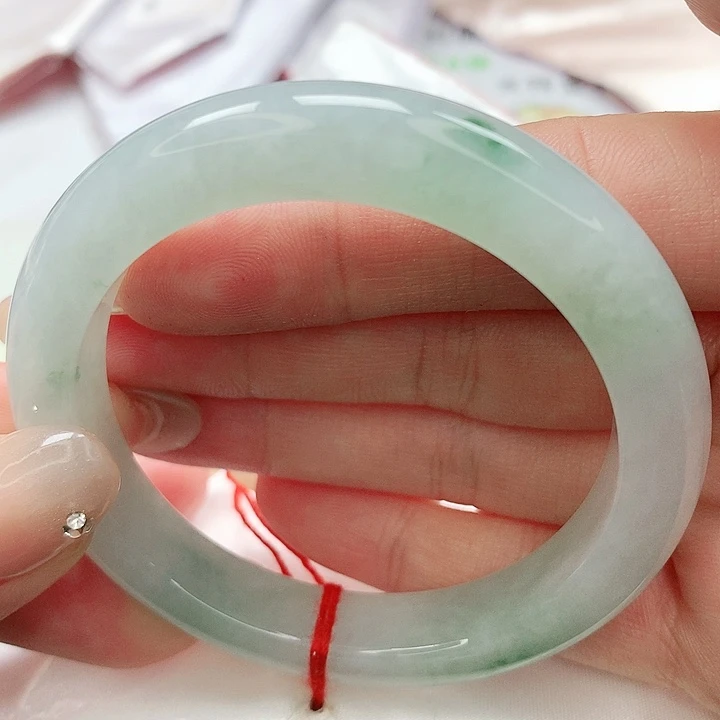 翡翠手镯未镶嵌缅甸天然A或翡翠