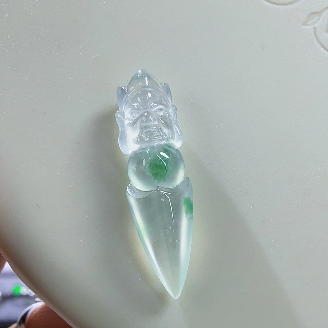 翡翠未镶嵌颈饰金刚杵