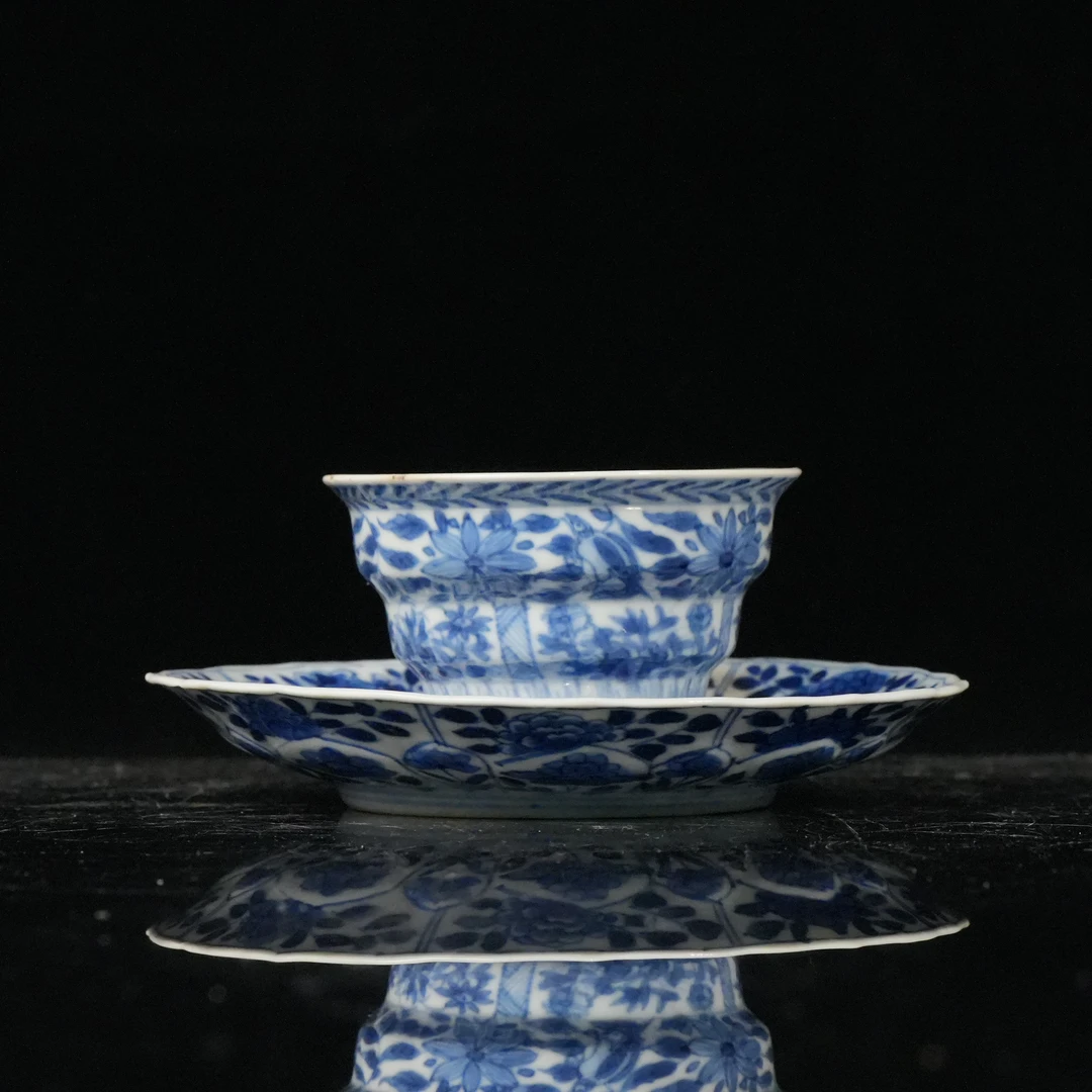 lot16076 5711 清康熙 青花洞石花卉纹杯碟套 尺寸不一