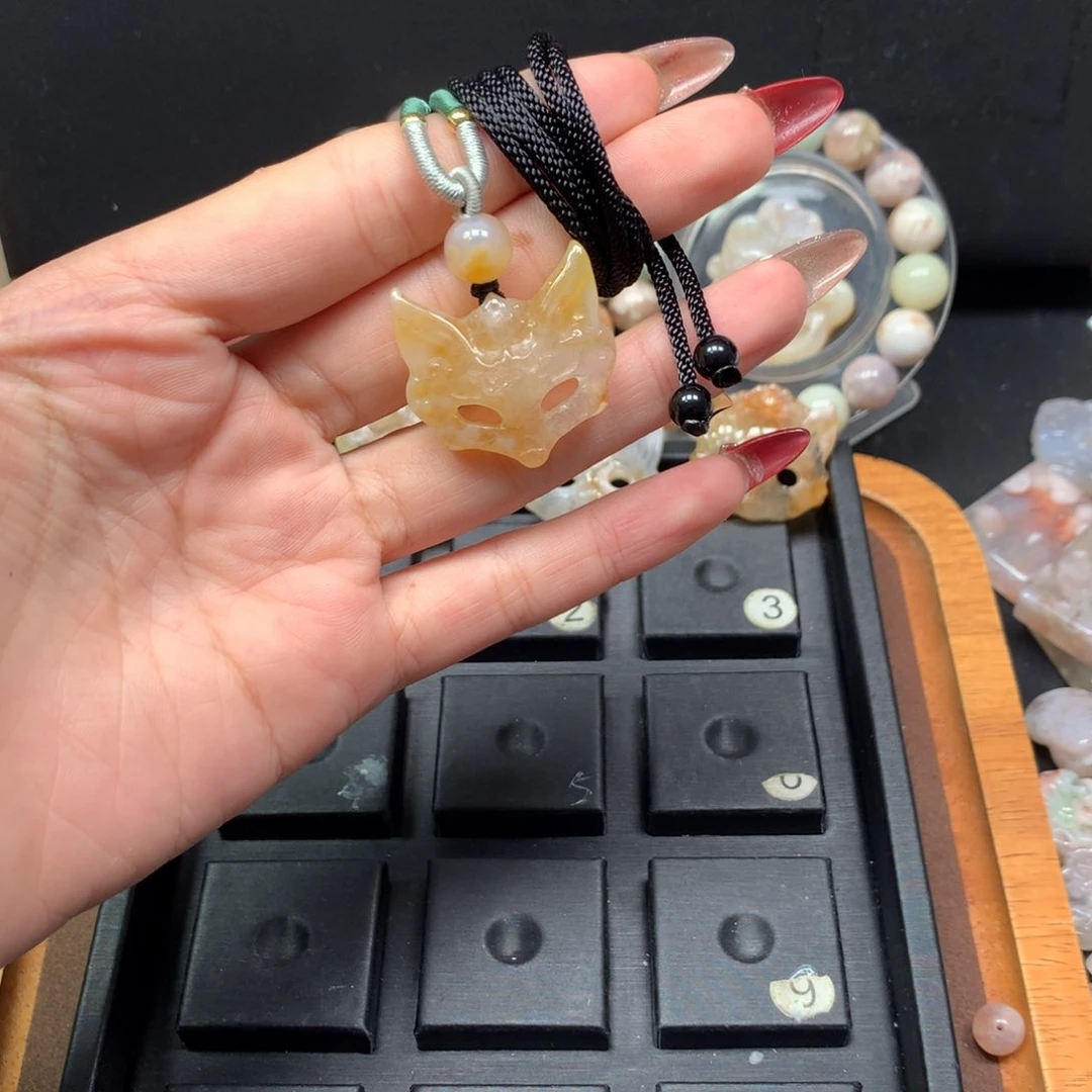 玛瑙/玉髓颈饰合金