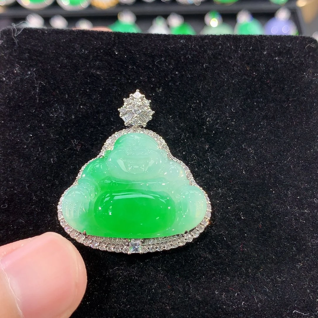 翡翠18K金镶嵌颈饰