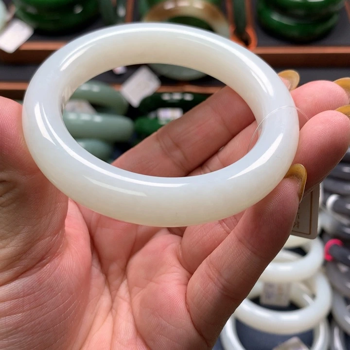 【闪购商品】未镶嵌手镯和田玉