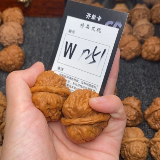 吊坠桃核我是第一百38