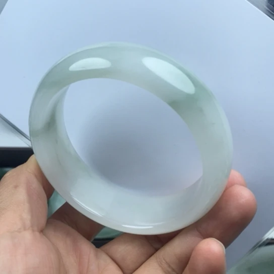 平***安石英质玉（金丝玉）未镶嵌手镯