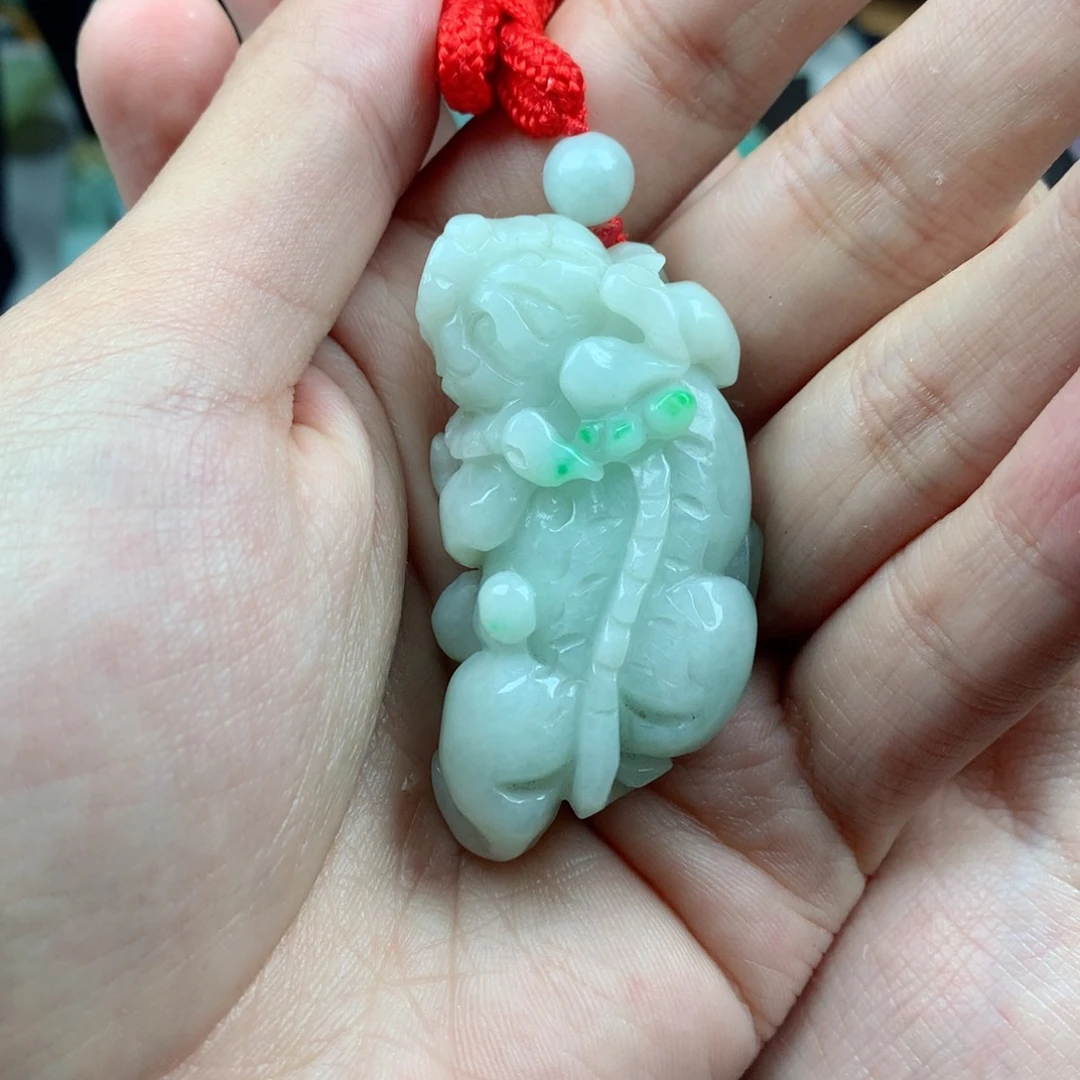 翡翠颈饰未镶嵌阳绿大貔貅