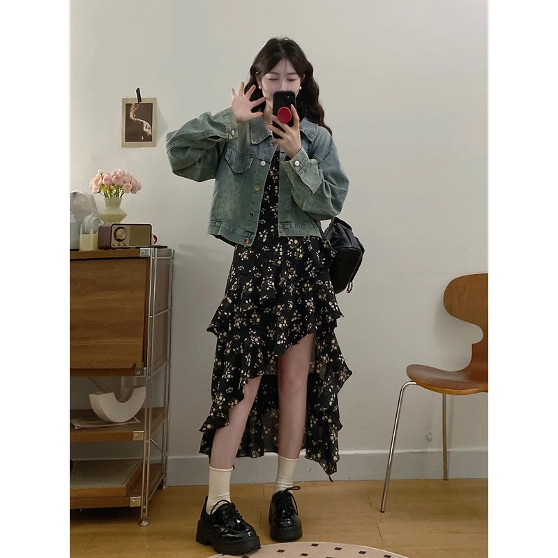 春季大码女装黑色荷叶边不规则碎花吊带裙胖妹妹短款牛仔外套套装