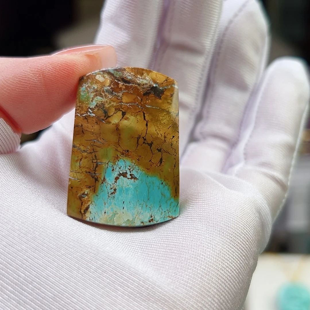 绿松石未镶嵌珠宝奇石