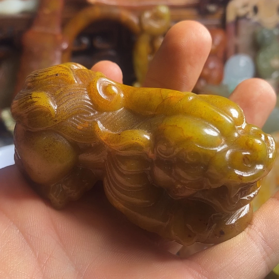 未镶嵌岫岩老玉（透闪石质玉）挂件
