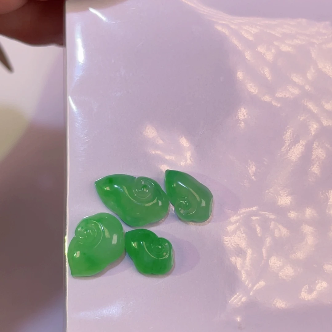 翡翠未镶嵌颈饰裸石