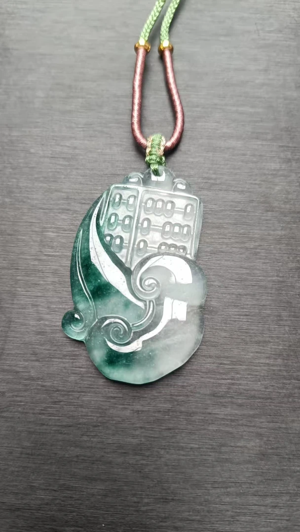 YY104 翡翠吊坠【邂逅翡翠高冰吊坠，冰透绿意，开启浪漫时光】