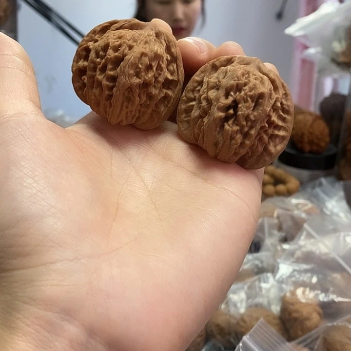 文玩核桃把件42四座楼红皮