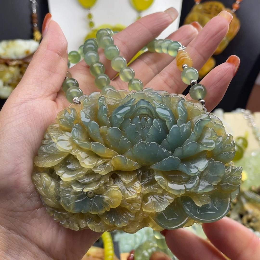 未镶嵌蛇纹石玉颈饰