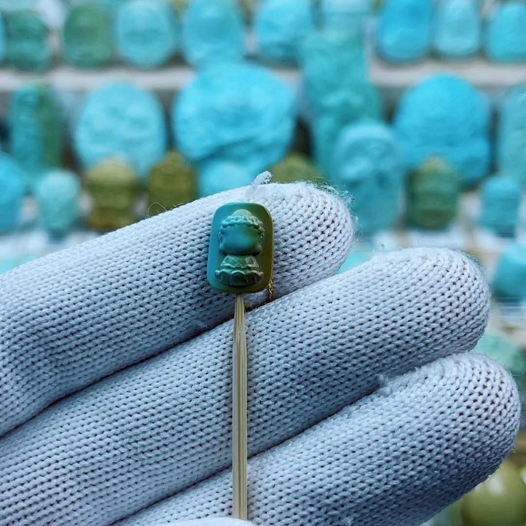 绿松石未镶嵌珠宝奇石