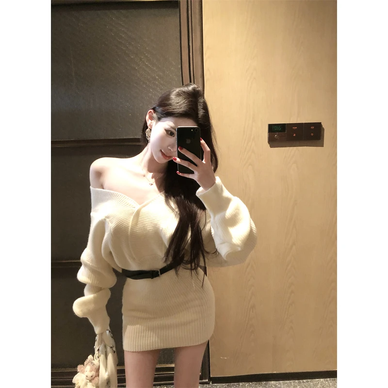 法式气质别致小性感V领交叉露肩修身显身材包臀长袖毛衣连衣裙女