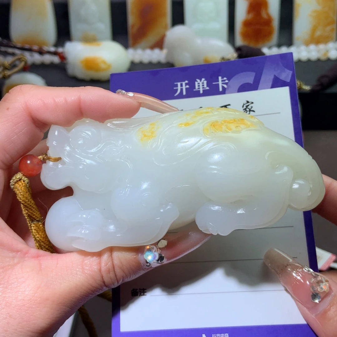 和田玉挂件未镶嵌小****）